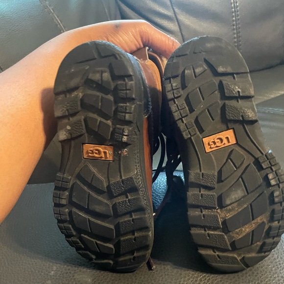 Kids Ugg boots - Picture 2 of 4